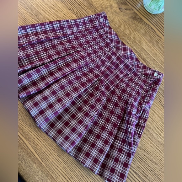 Divided Plaid Skirt - Burgundy and White 8 - Picture 2 of 5